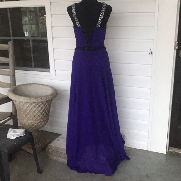 Bee Darlin Formal Gown - Picture 6 of 7